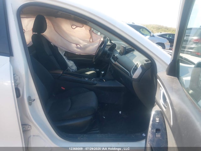 JM1BN1U79H1112633 Mazda pe