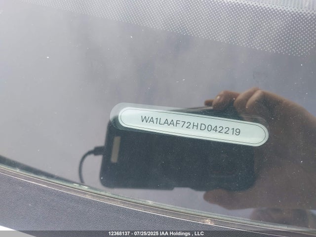 Audi Q7 2017 WA1LAAF72HD042219 Image 18