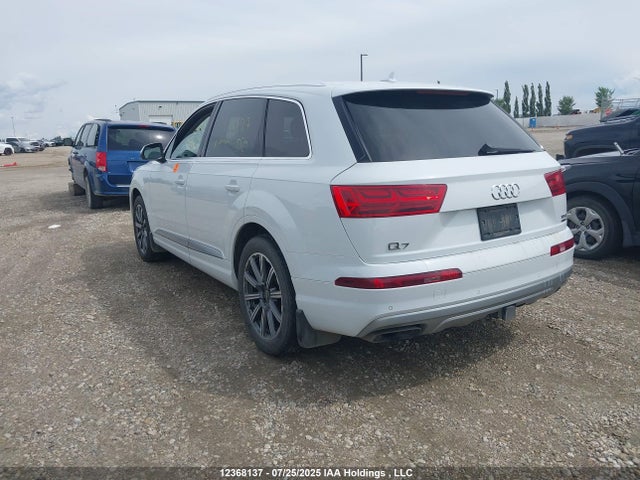 Audi Q7 2017 WA1LAAF72HD042219 Image 3