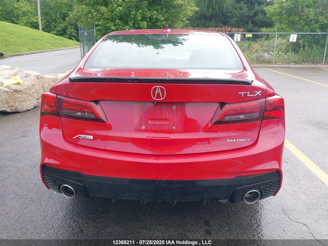 Acura j35y6 2018 19UUB3F89JA800416 Image 17