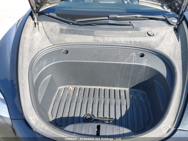5YJ3E1EA1NF258381 Tesla 2022