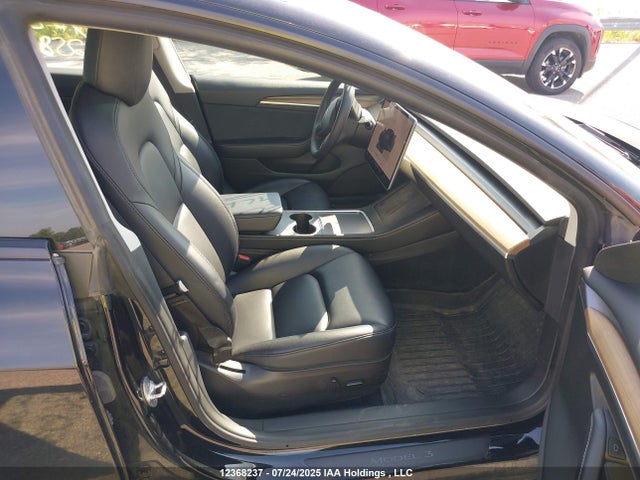 5YJ3E1EA1NF258381 Tesla 2022