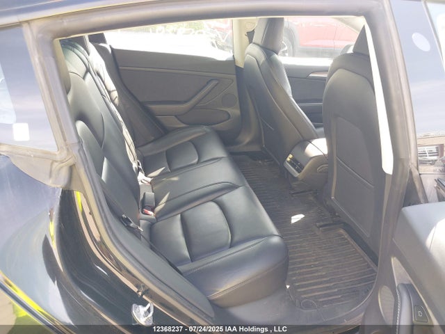 5YJ3E1EA1NF258381 Tesla 2022