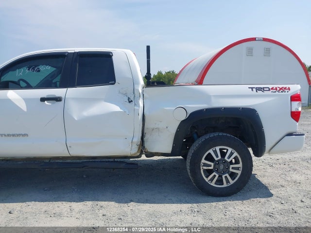 12368254 :رقم المزاد ، 5TFUY5F13LX900233 vin ، 2020 Toyota Tundra مزاد بيع