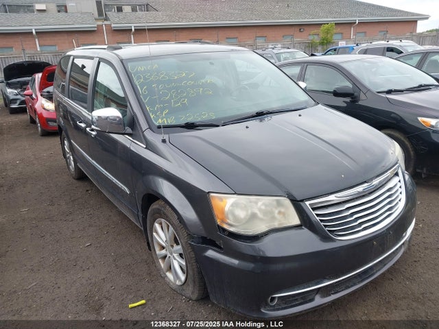 2C4RC1GG2GR282892 Chrysler Town and Country