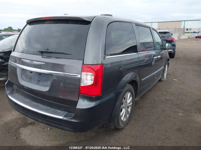 2C4RC1GG2GR282892 Chrysler Town and Country