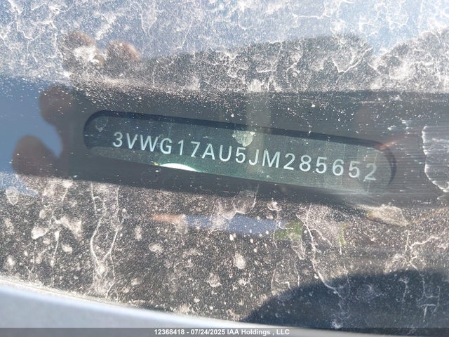 3VWG17AU5JM285652 Volkswagen Golf