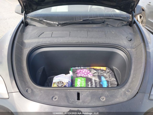 Tesla Model Y 2022 7SAYGDEF2NF572525 Image 10