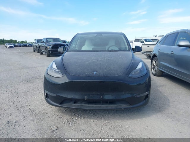 Tesla Model Y 2022 7SAYGDEF2NF572525 Image 12