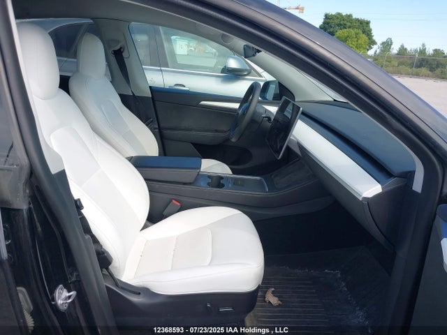 Tesla Model Y 2022 7SAYGDEF2NF572525 Image 5