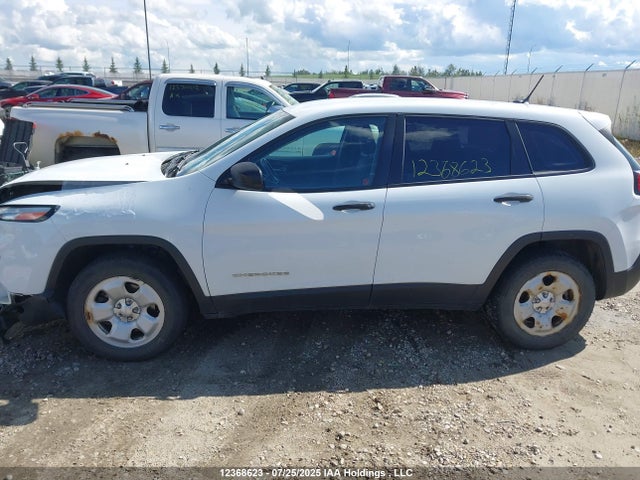 1C4PJMAS7FW562938 Jeep Cherokee