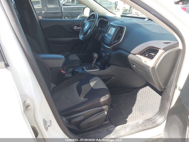 1C4PJMAS7FW562938 Jeep Cherokee