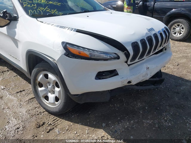 1C4PJMAS7FW562938 Jeep Cherokee