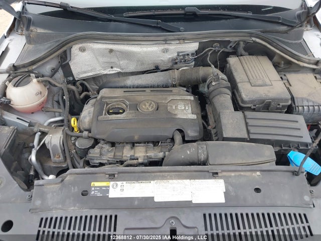 WVGLV7AX7HK041689 Volkswagen 2017