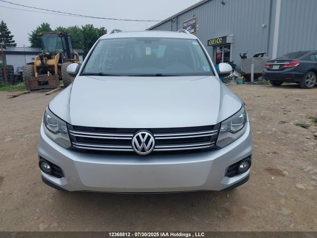 WVGLV7AX7HK041689 Volkswagen 2017
