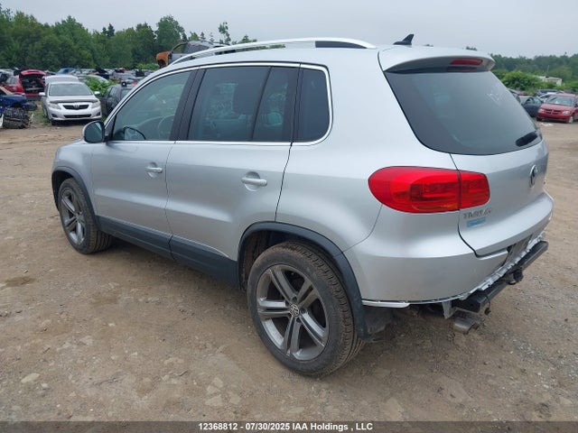 WVGLV7AX7HK041689 Volkswagen 2017