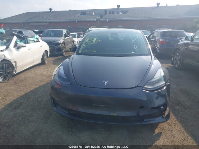 5YJ3E1EB8NF263683 Tesla MODEL 3