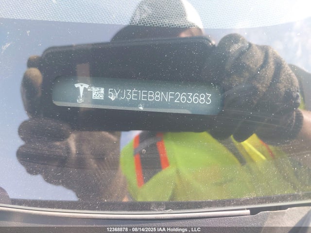 5YJ3E1EB8NF263683 Tesla MODEL 3