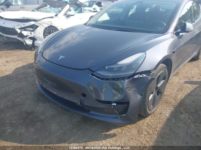 5YJ3E1EB8NF263683 Tesla MODEL 3