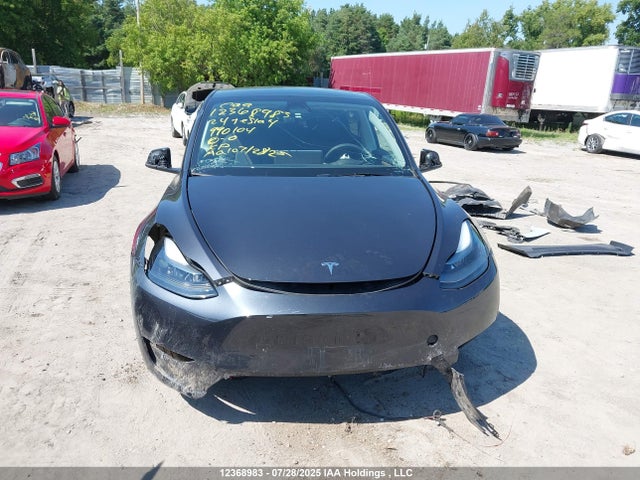 7SAYGDED2RF990104 Tesla Model Y