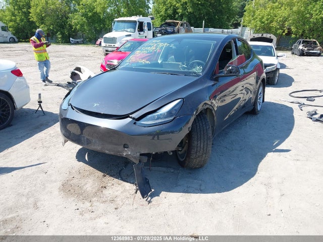 7SAYGDED2RF990104 Tesla Model Y
