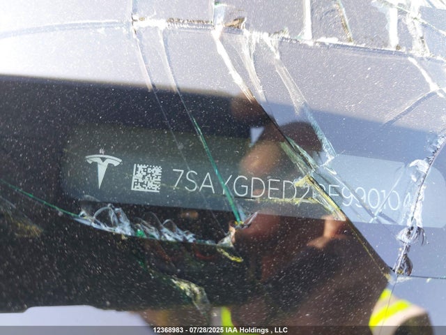 7SAYGDED2RF990104 Tesla Model Y