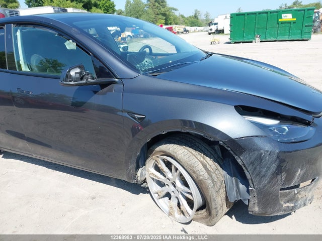 7SAYGDED2RF990104 Tesla Model Y