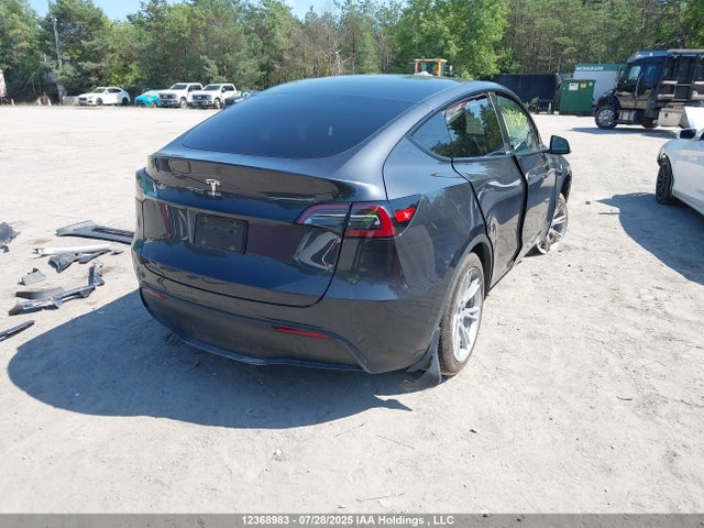 7SAYGDED2RF990104 Tesla Model Y