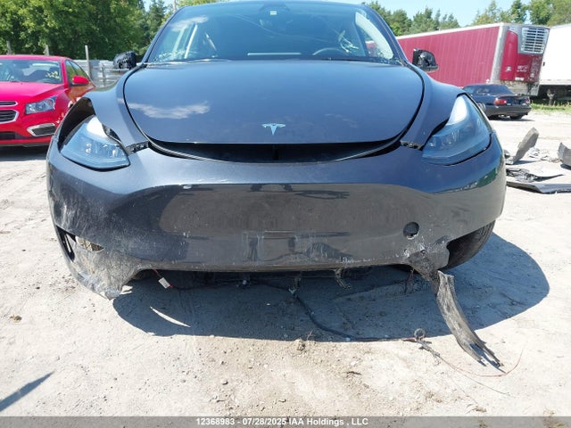 7SAYGDED2RF990104 Tesla Model Y
