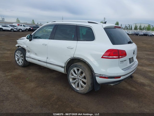 WVGEP9BP4GD004292 Volkswagen 2016