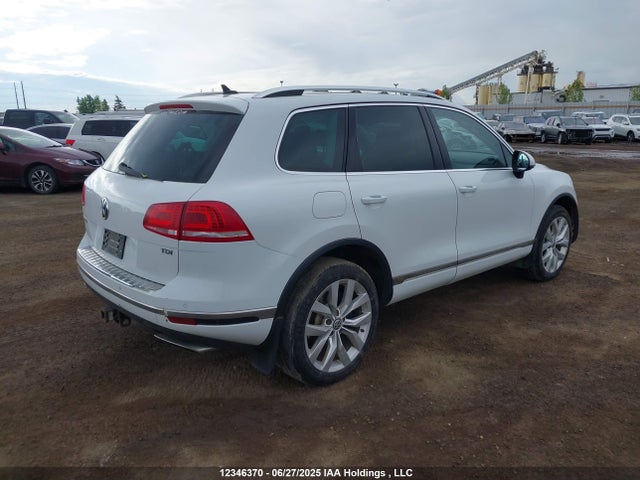 WVGEP9BP4GD004292 Volkswagen 2016