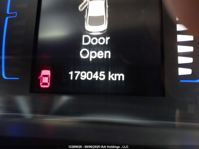 1C3CCCAB2GN140526 Chrysler 200