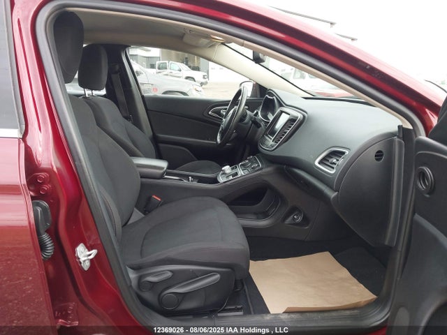 1C3CCCAB2GN140526 Chrysler 200