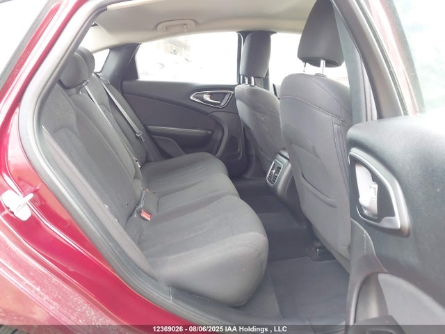 1C3CCCAB2GN140526 Chrysler 200