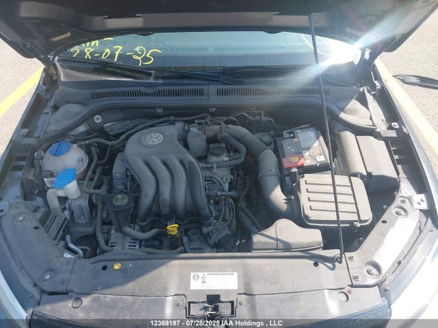 3VWDK7AJ2EM276063 Volkswagen Jetta