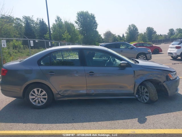 3VWDK7AJ2EM276063 Volkswagen Jetta
