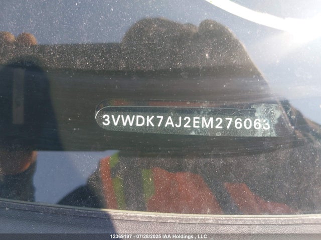 3VWDK7AJ2EM276063 Volkswagen Jetta