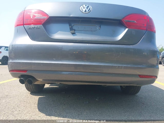 3VWDK7AJ2EM276063 Volkswagen Jetta