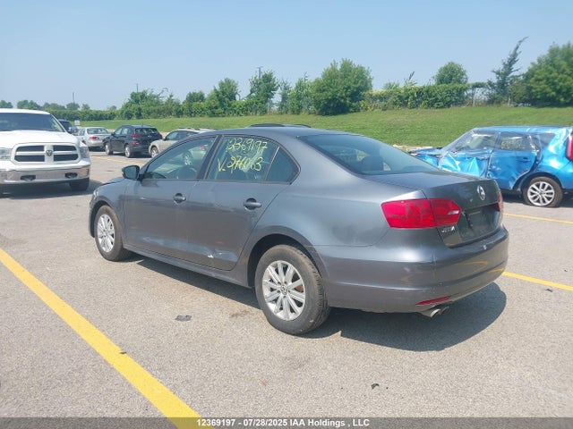 3VWDK7AJ2EM276063 Volkswagen Jetta