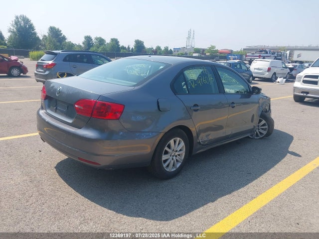 3VWDK7AJ2EM276063 Volkswagen Jetta