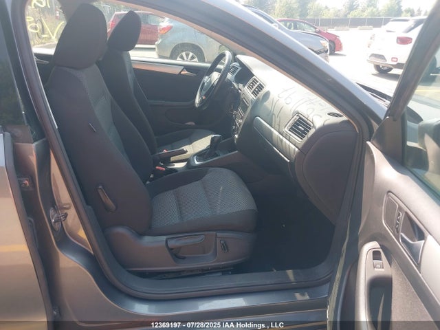 3VWDK7AJ2EM276063 Volkswagen Jetta