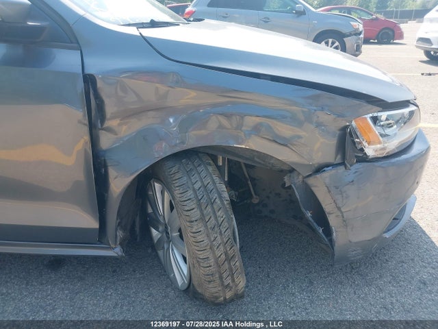 3VWDK7AJ2EM276063 Volkswagen Jetta