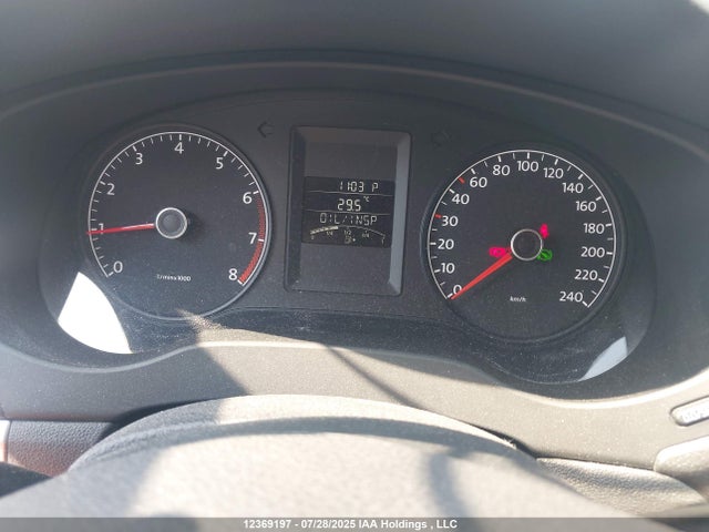 3VWDK7AJ2EM276063 Volkswagen Jetta