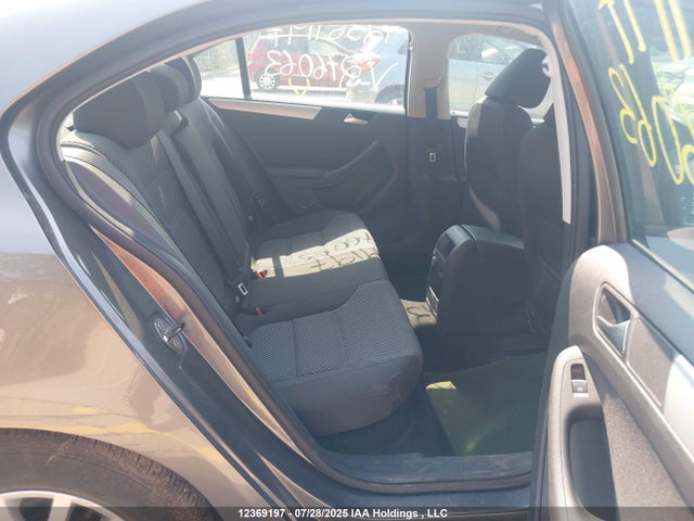 3VWDK7AJ2EM276063 Volkswagen Jetta