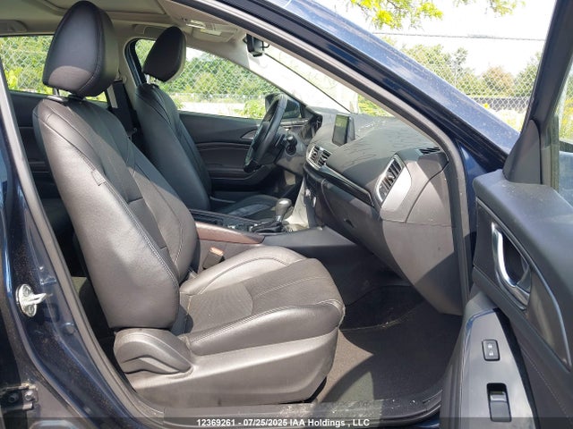 3MZBN1W30JM215276 Mazda py