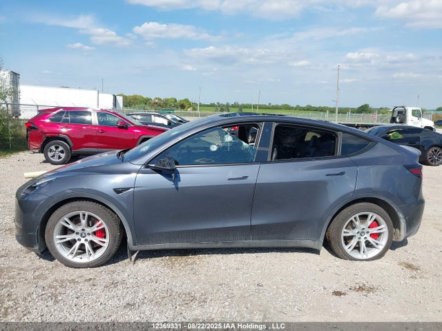 7SAYGDEF3PF586369 Tesla Model Y