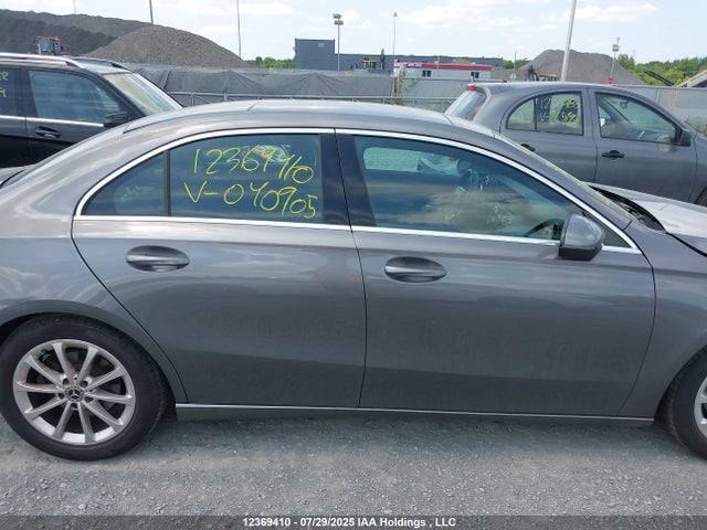 WDD3G4FB2LW040905 Mercedes-Benz m260