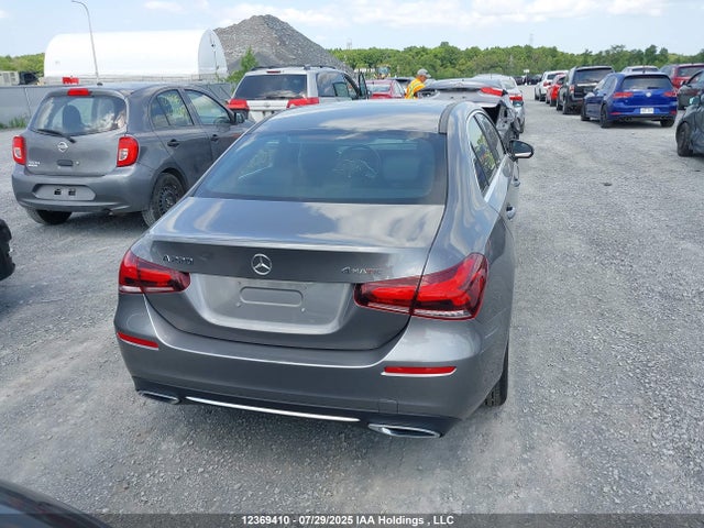 WDD3G4FB2LW040905 Mercedes-Benz m260