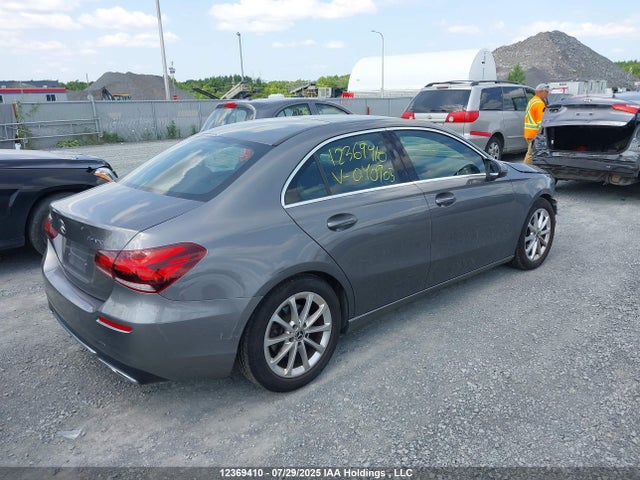 WDD3G4FB2LW040905 Mercedes-Benz m260