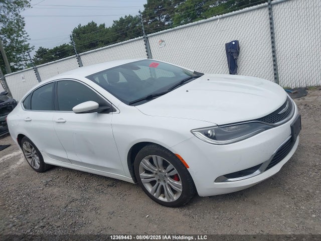 1C3CCCAB6FN678919 Chrysler 2015